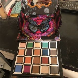 Urban Decay Allison and Wonderland Eyeshadow